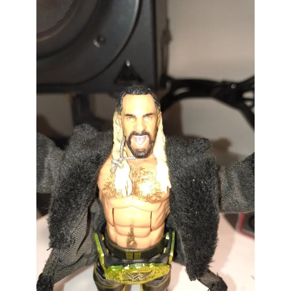 Wwe Elite set Seth Rollins & Becky Lynch With Accessories And Championship Belts